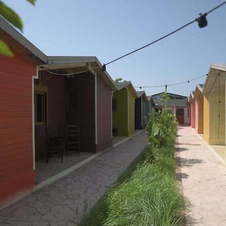 Miqt Beach - Bungalows Orikum Bagian luar foto