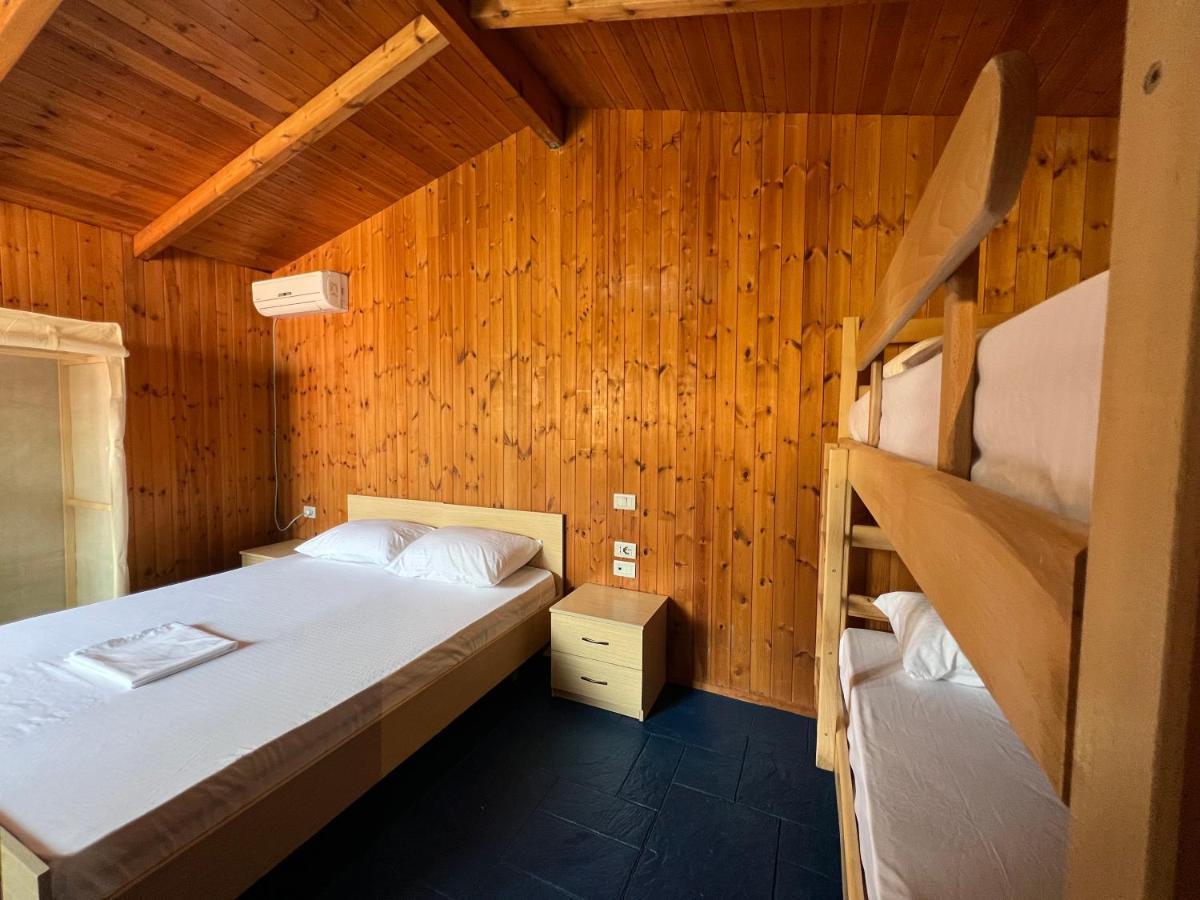 Miqt Beach - Bungalows Orikum Bagian luar foto