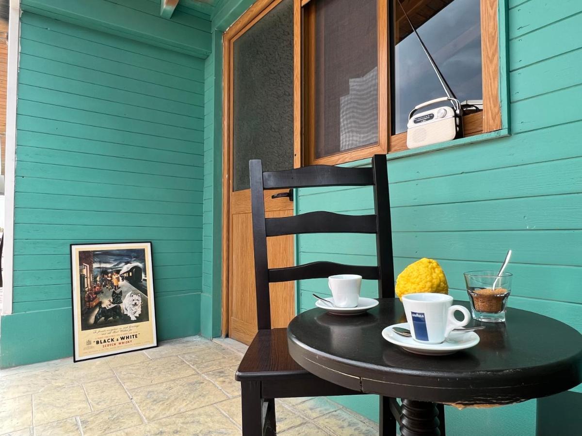 Miqt Beach - Bungalows Orikum Bagian luar foto