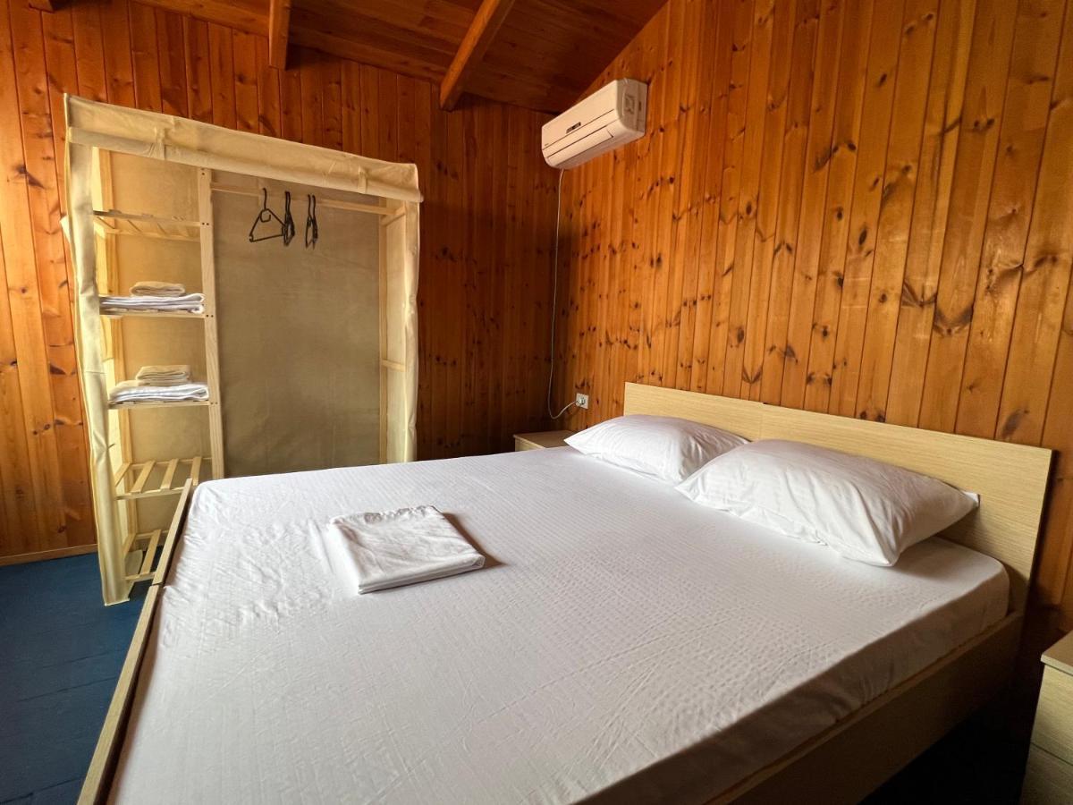 Miqt Beach - Bungalows Orikum Bagian luar foto