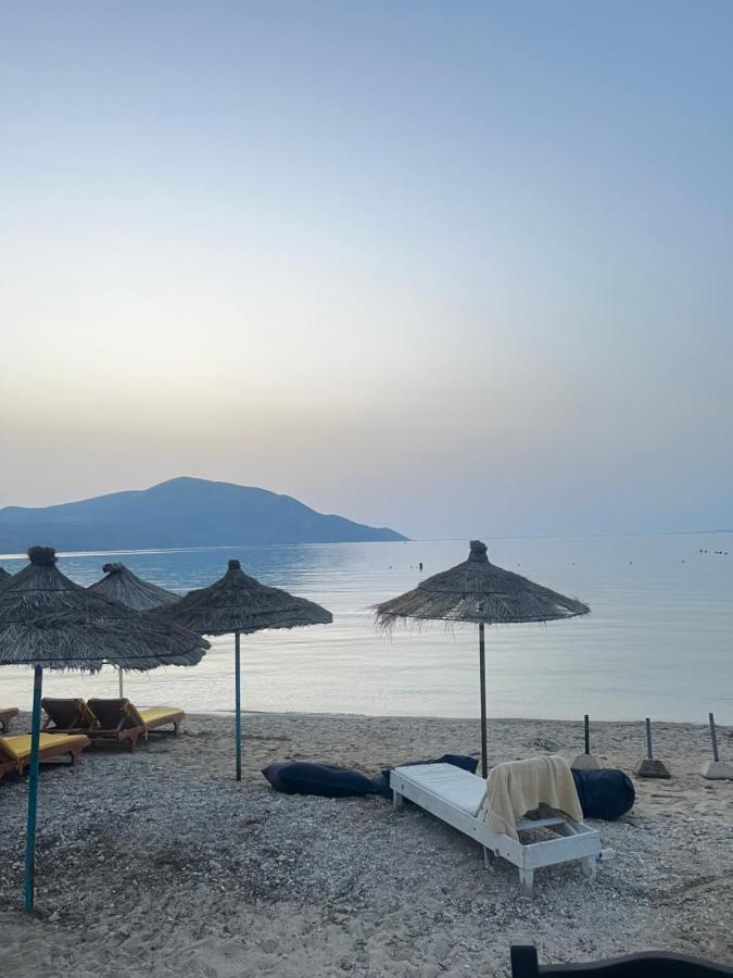 Miqt Beach - Bungalows Orikum Bagian luar foto