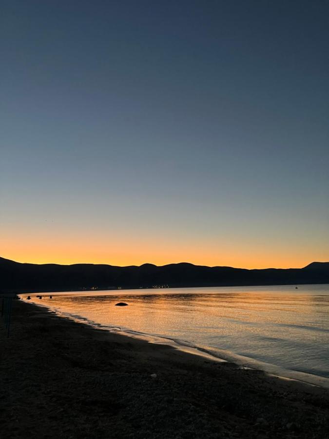 Miqt Beach - Bungalows Orikum Bagian luar foto